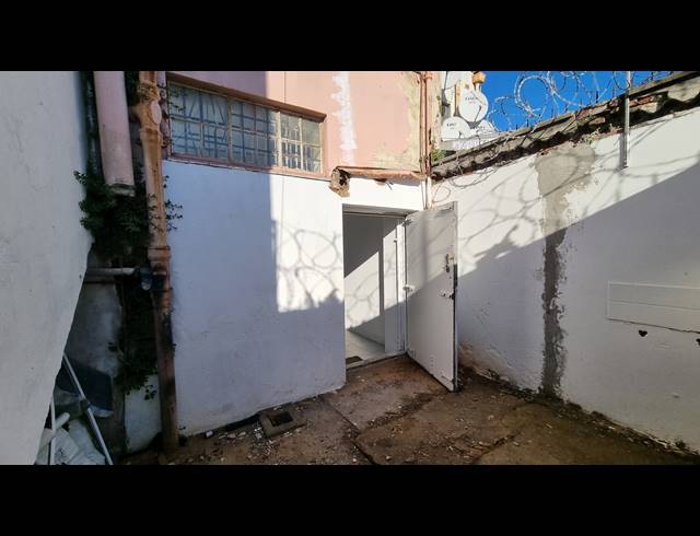 250M² BUILDING TO LET IN WOODSTOCK